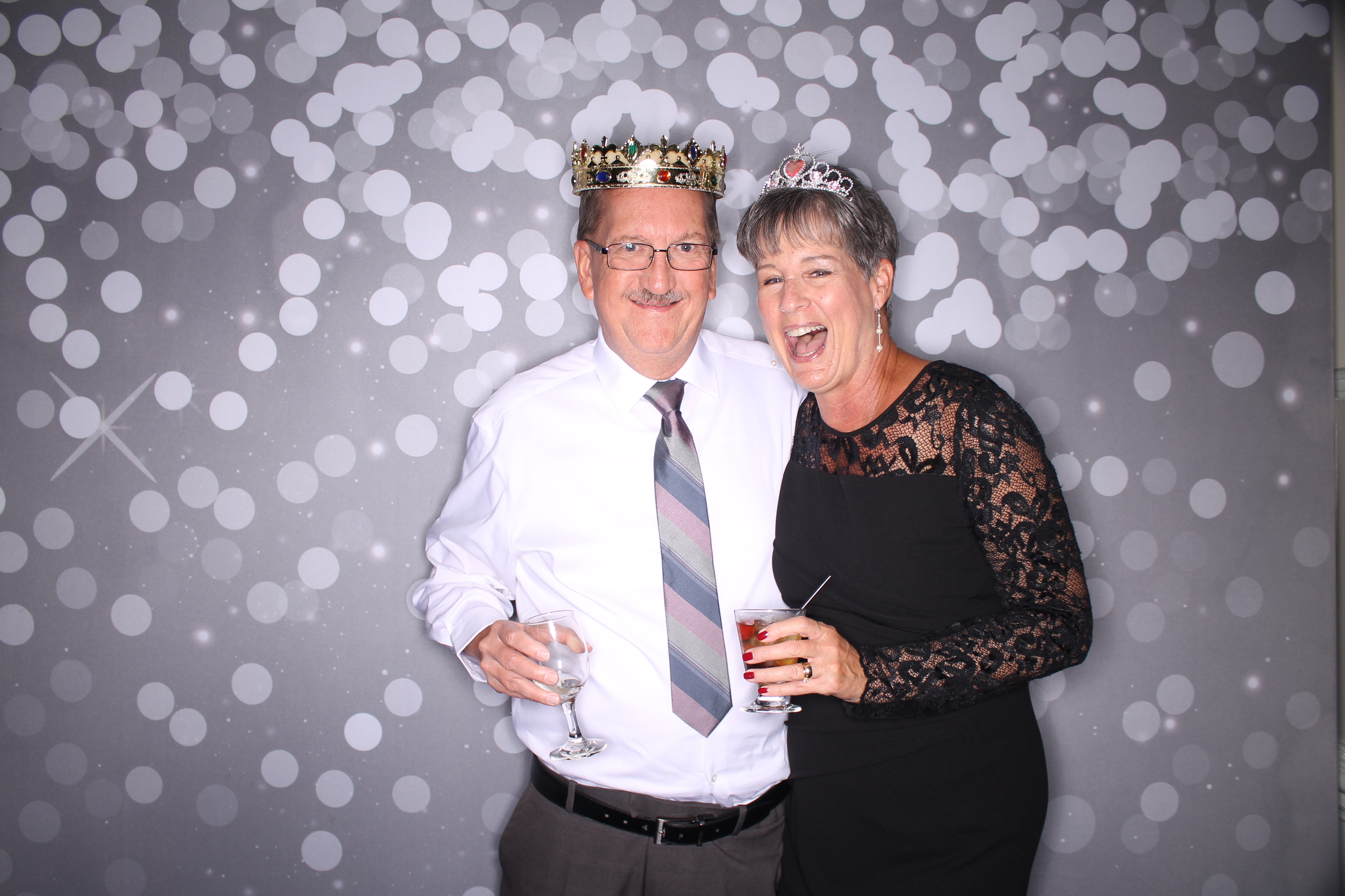 Liz and Sam's Wedding | View more photos from the event at gallery.photoboothcincy.com/u/PhotoBoothCincy/Liz-and-Sams-Wedding